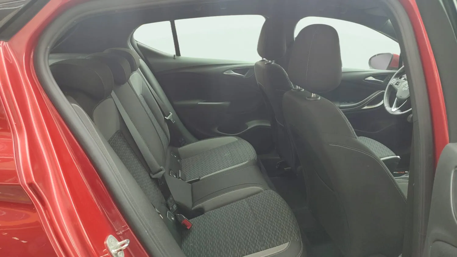Opel Astra 1.2T SHT GS Line - foto 10